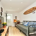 1 Quarto, Alcantara,