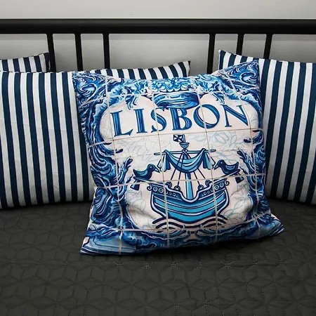 1 Quarto, Alcantara,