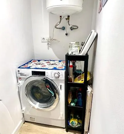 1 Quarto, Alcantara, *