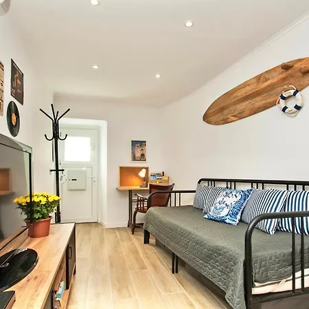 1 Quarto, Alcantara,