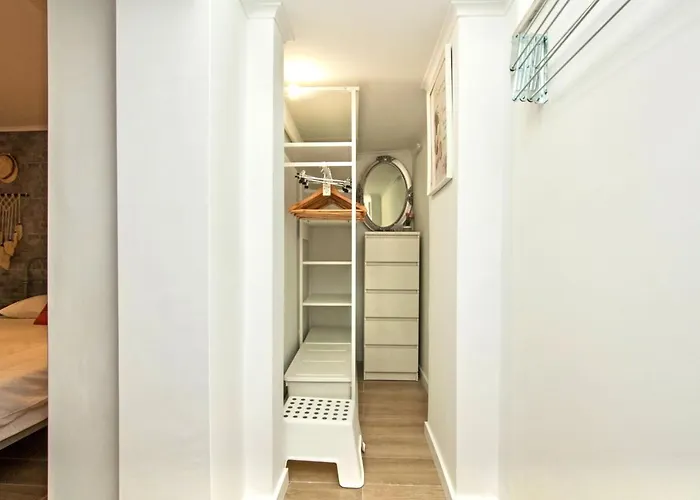 1 Quarto, Alcantara, *