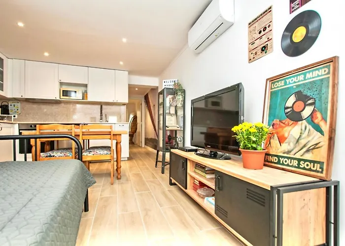 1 Quarto, Alcantara, * Lisbon