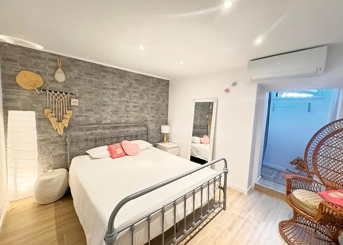 1 Quarto, Alcantara, Lisbon