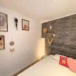 1 Quarto, Alcantara,