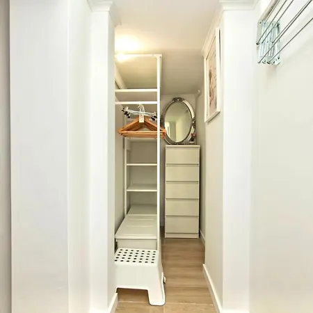 1 Quarto, Alcantara, *