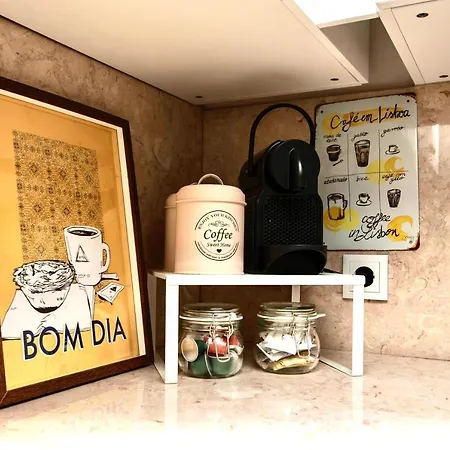 1 Quarto, Alcantara, * Lisbona